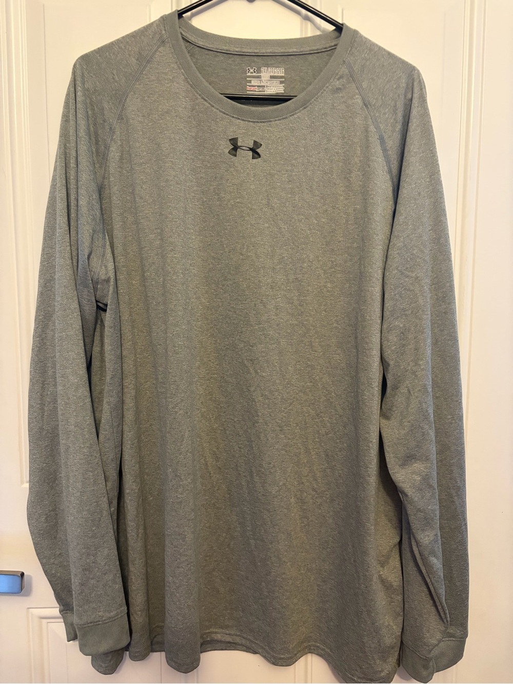 Under Armour Men's Long Sleeve Performance Tee - Light Gray Heather Loose Fit